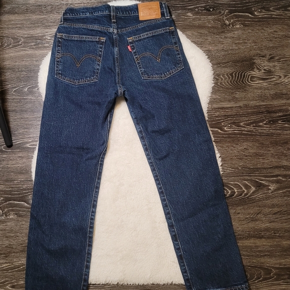 Levi's Wedgie Straight Fit Dark Wash Sz W26 x L26 - Picture 3 of 9